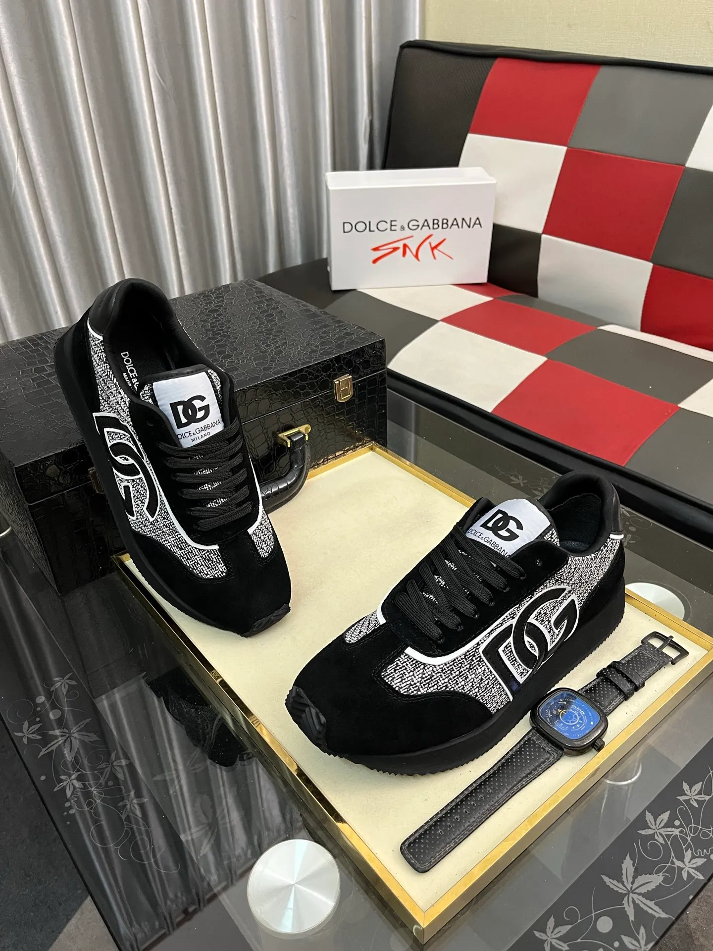Men's shoes 💰458⌚️⌚️DG's latest popular casual shoes 🔥🔥, the tongue has the brand's iconic details, and the combination of silk cowhide and cow suede enhances the style. Fashionable and versatile, it can complement any look. Create an exquisite design with unique dynamic vitality and modern atmosphere, showing modern elegance. Size: 36-46